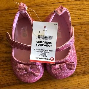 Baby girl Sparkly pink shoes size 1